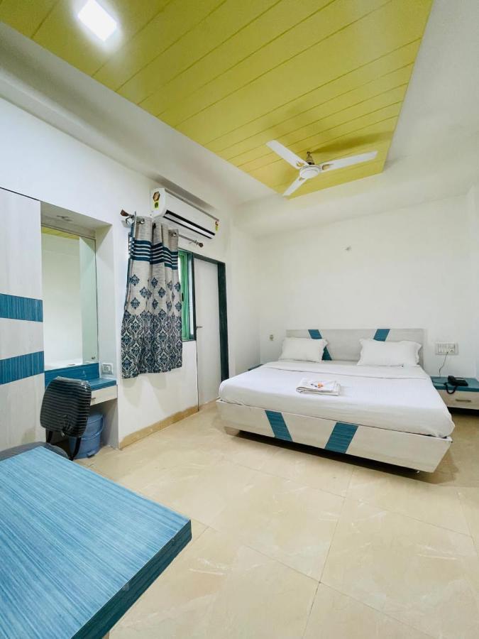 Hotel Holiday Pride Αουρανγκαμπάντ Εξωτερικό φωτογραφία