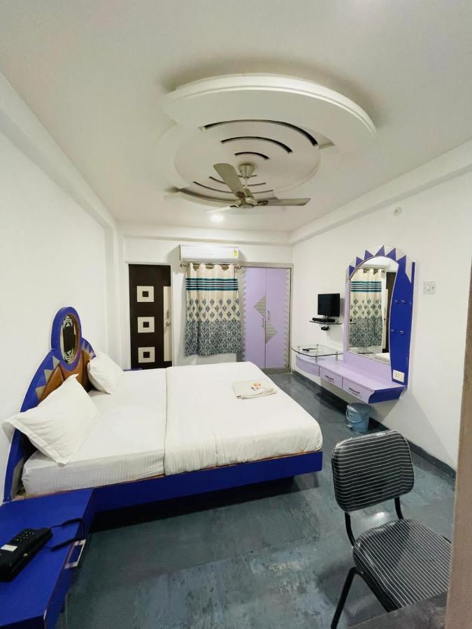 Hotel Holiday Pride Αουρανγκαμπάντ Εξωτερικό φωτογραφία