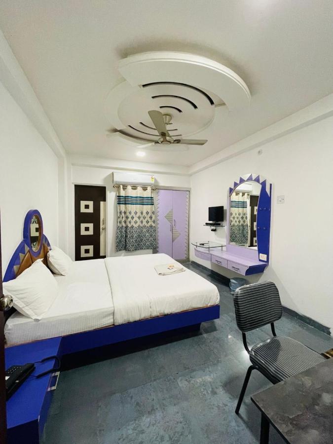 Hotel Holiday Pride Αουρανγκαμπάντ Εξωτερικό φωτογραφία